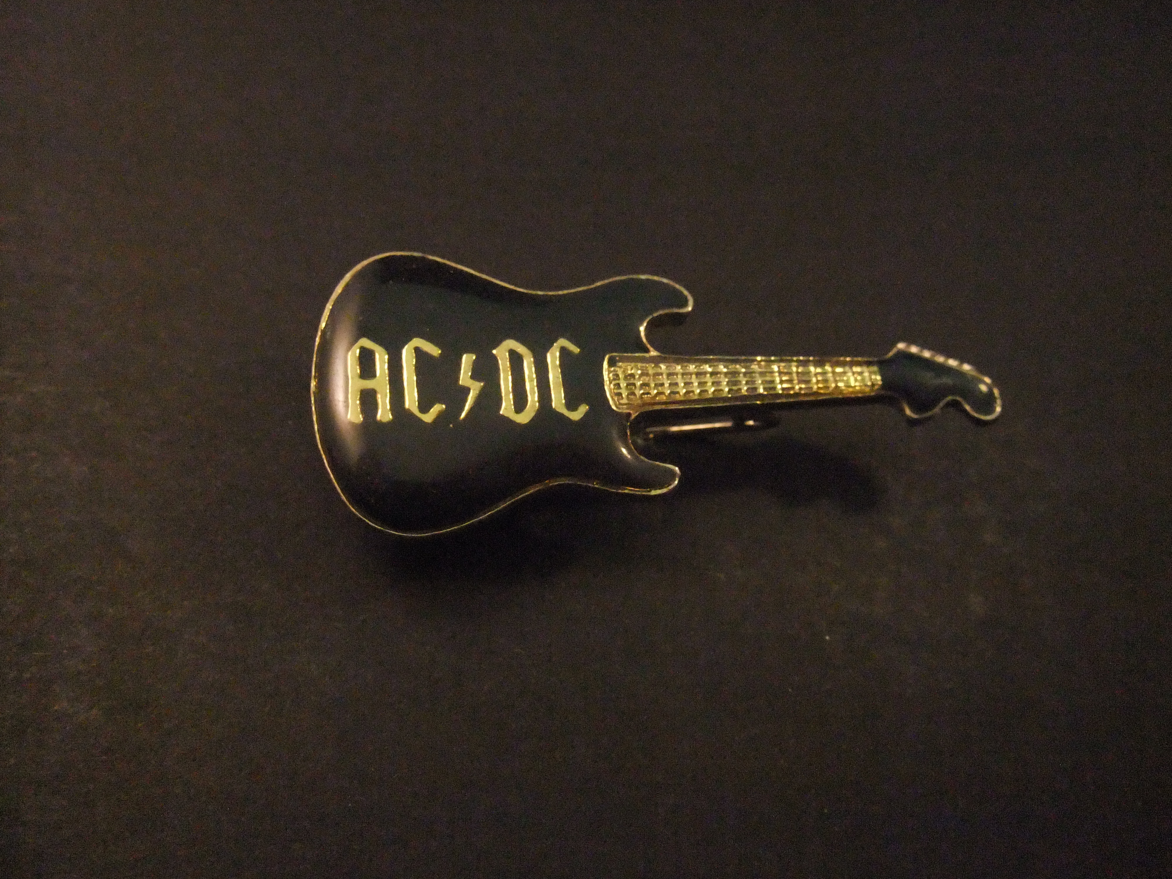ACDC Australische hardrockband gitaar met logo